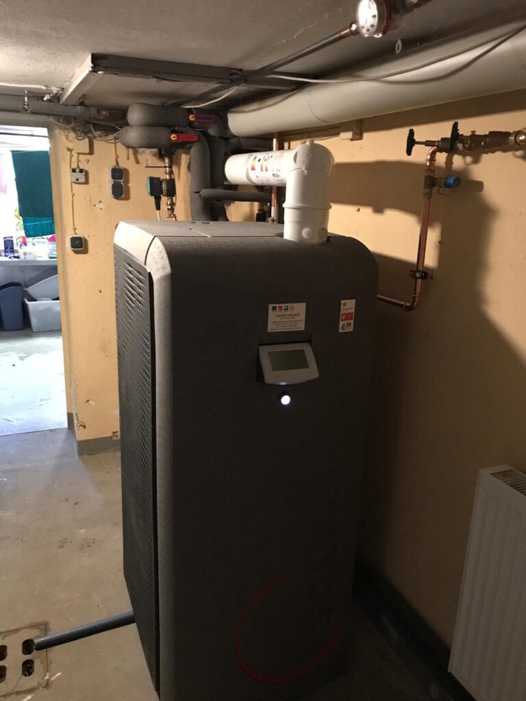 Einbau eines hochwertigen Gasbrennwertkessels.