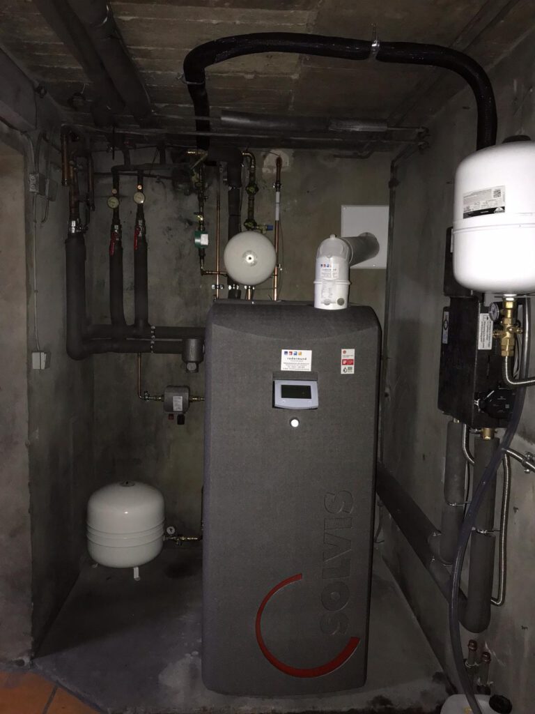 Einbau eines hochwertigen Gasbrennwertkessels.