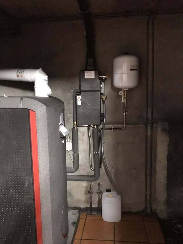 Einbau eines hochwertigen Gasbrennwertkessels.